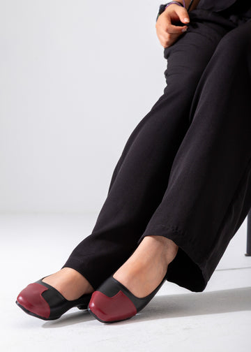 The Contrast Toe Flat-black