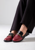 Load image into Gallery viewer, Two-Tone Horsebit Flat-marron