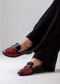 Load image into Gallery viewer, Two-Tone Horsebit Flat-marron