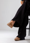 Load image into Gallery viewer, Croc-Embossed Pointed Mule-cafe