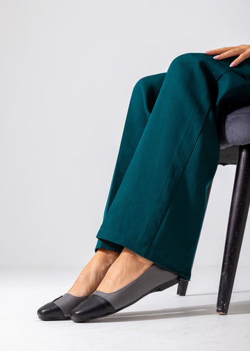 The Contrast Toe Flat-gary