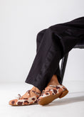 Load image into Gallery viewer, The Daisy-Dot Flat- orange