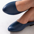 Load image into Gallery viewer, Classic Round-Toe Flats-dark blue