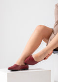 Load image into Gallery viewer, V-Cut Pointed Flat-marron