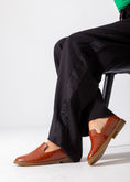 Load image into Gallery viewer, The Executive Flat-camel