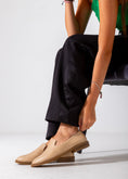 Load image into Gallery viewer, The Executive Flat-beige