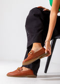 Load image into Gallery viewer, Grain-Textured Loafer-camel