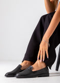 Load image into Gallery viewer, The Executive Flat-black