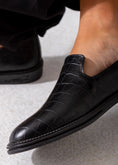 Load image into Gallery viewer, The Executive Flat-black