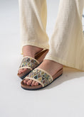 Load image into Gallery viewer, Ethnic Pattern Slipper - BEIGE
