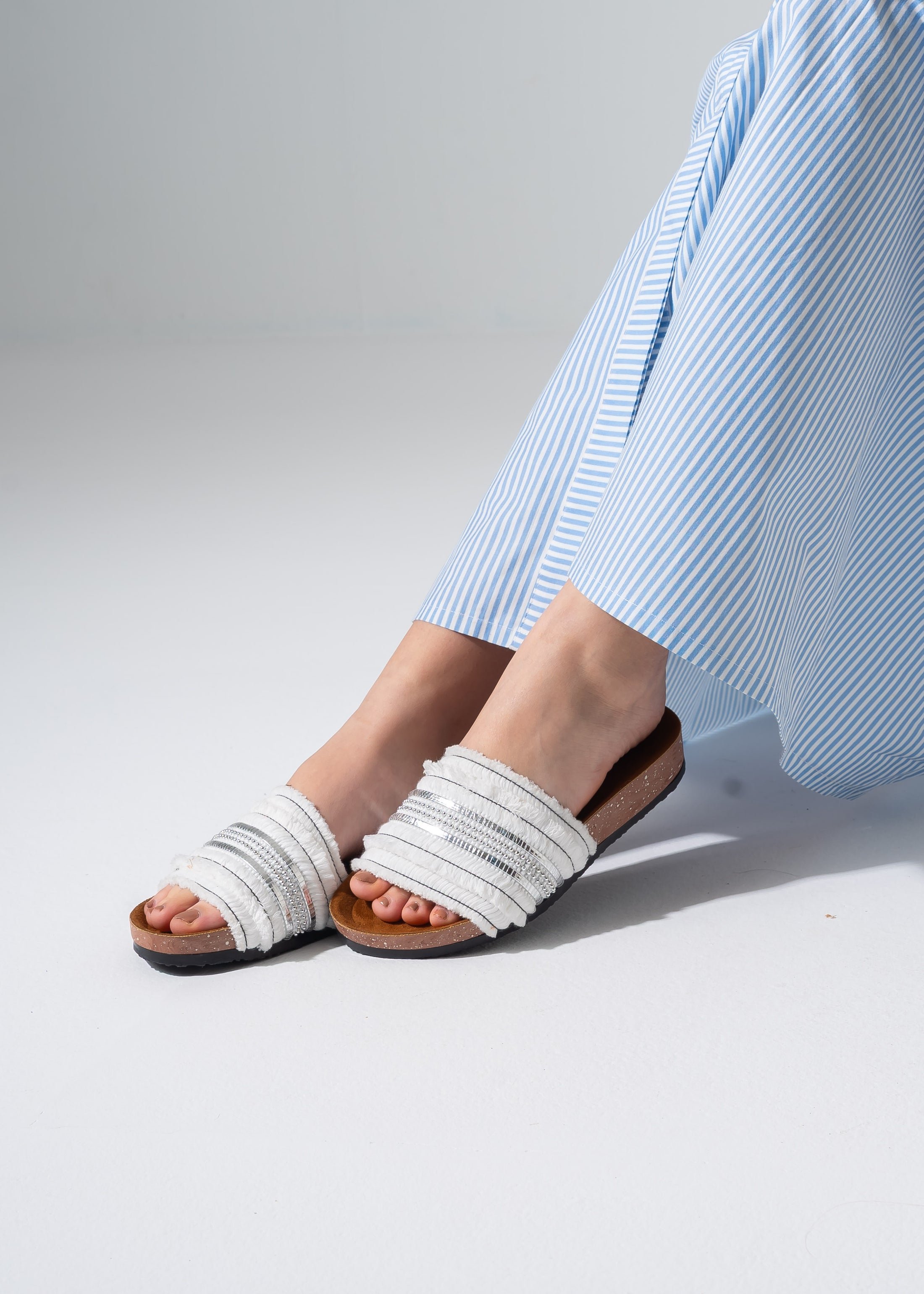 Tassel Trim Sliders - WHITE