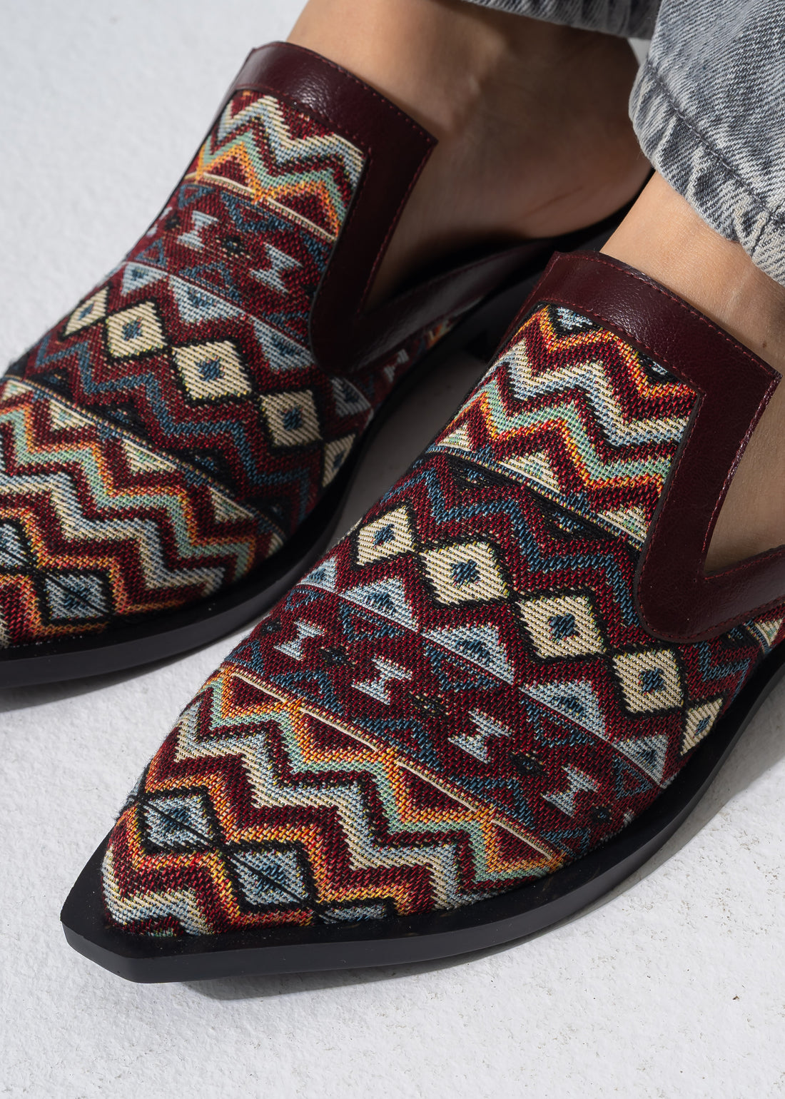Mixed-Finish Pointed Mules - MARRON