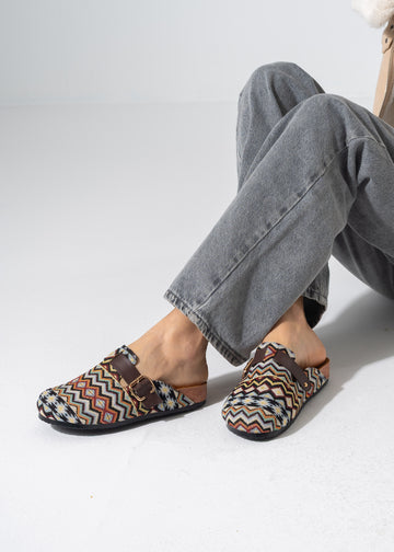ZigZag Clogs - BROWN