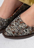 Load image into Gallery viewer, Chic Tweed Flats - BROWN
