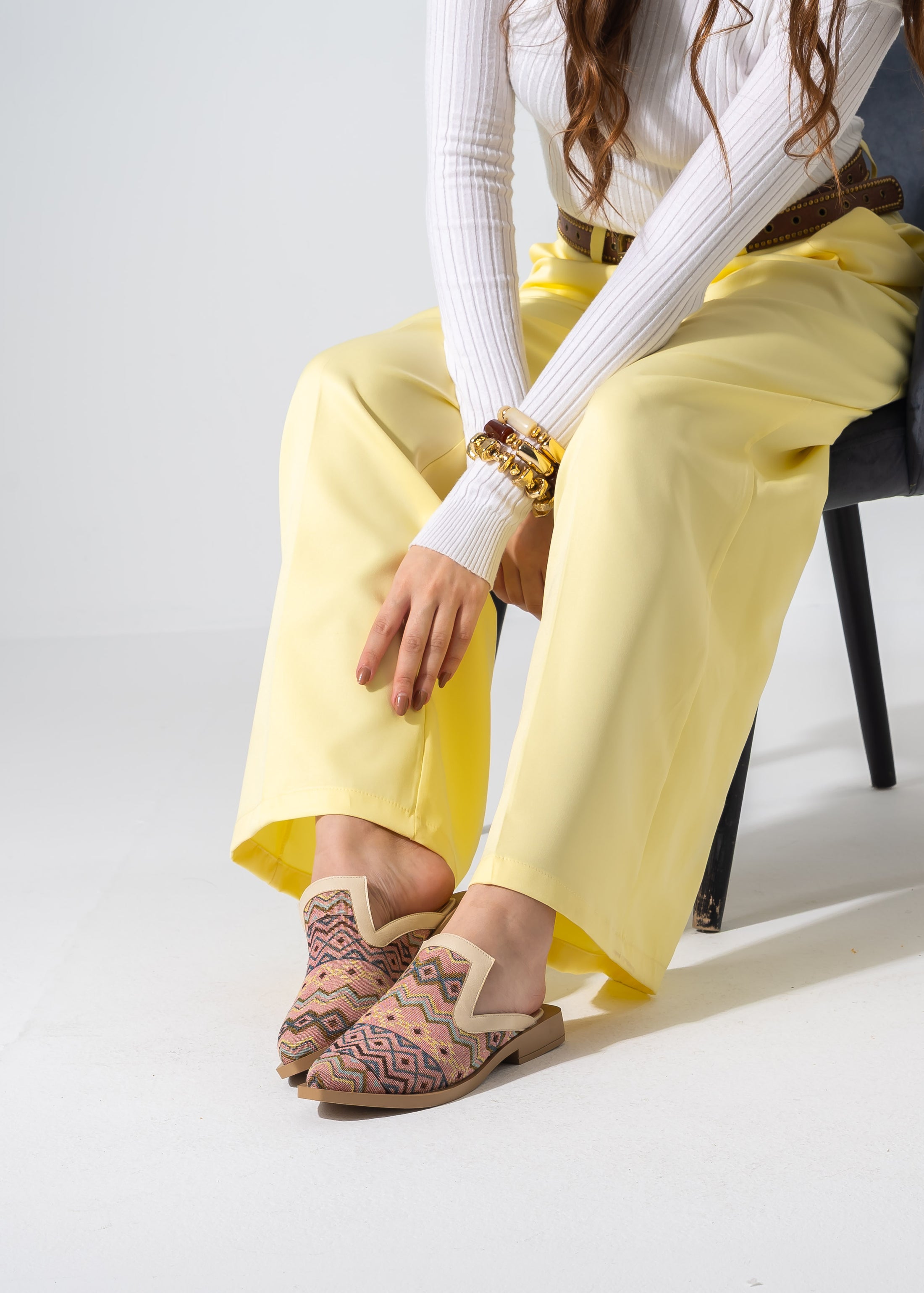 Mixed-Finish Pointed Mules - BEIGE