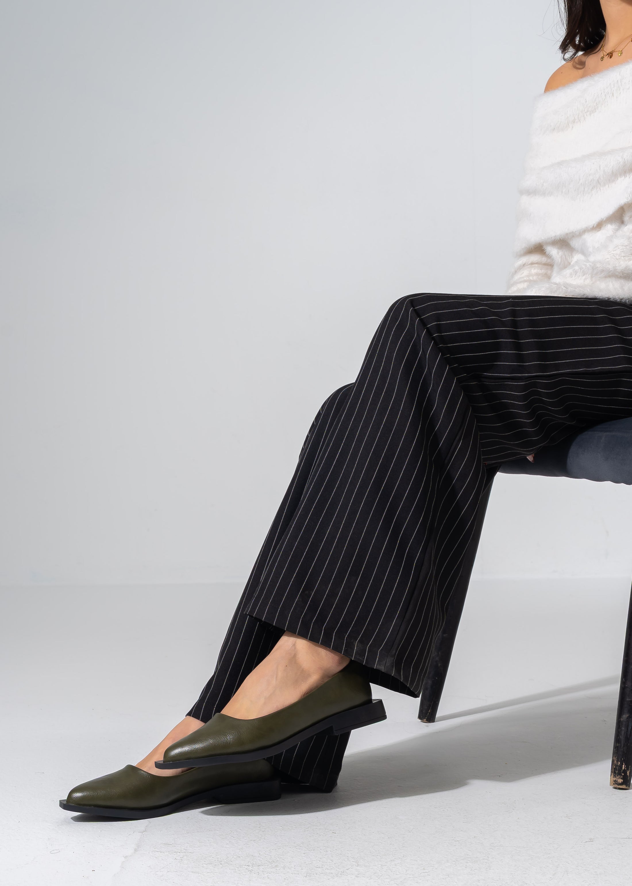 Sleek Pointed-Toe Flats - OLIVE