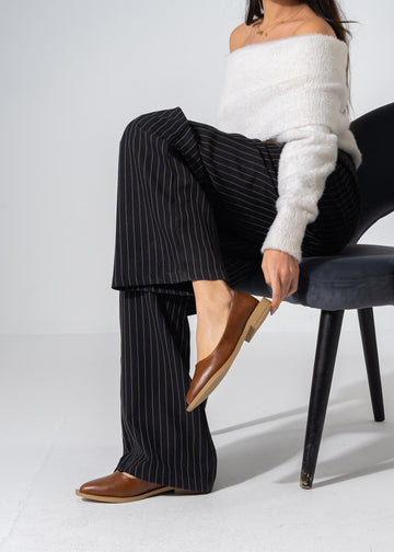 Sleek Pointed-Toe Flats - CAMEL