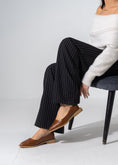 Load image into Gallery viewer, Sleek Pointed-Toe Flats - CAMEL
