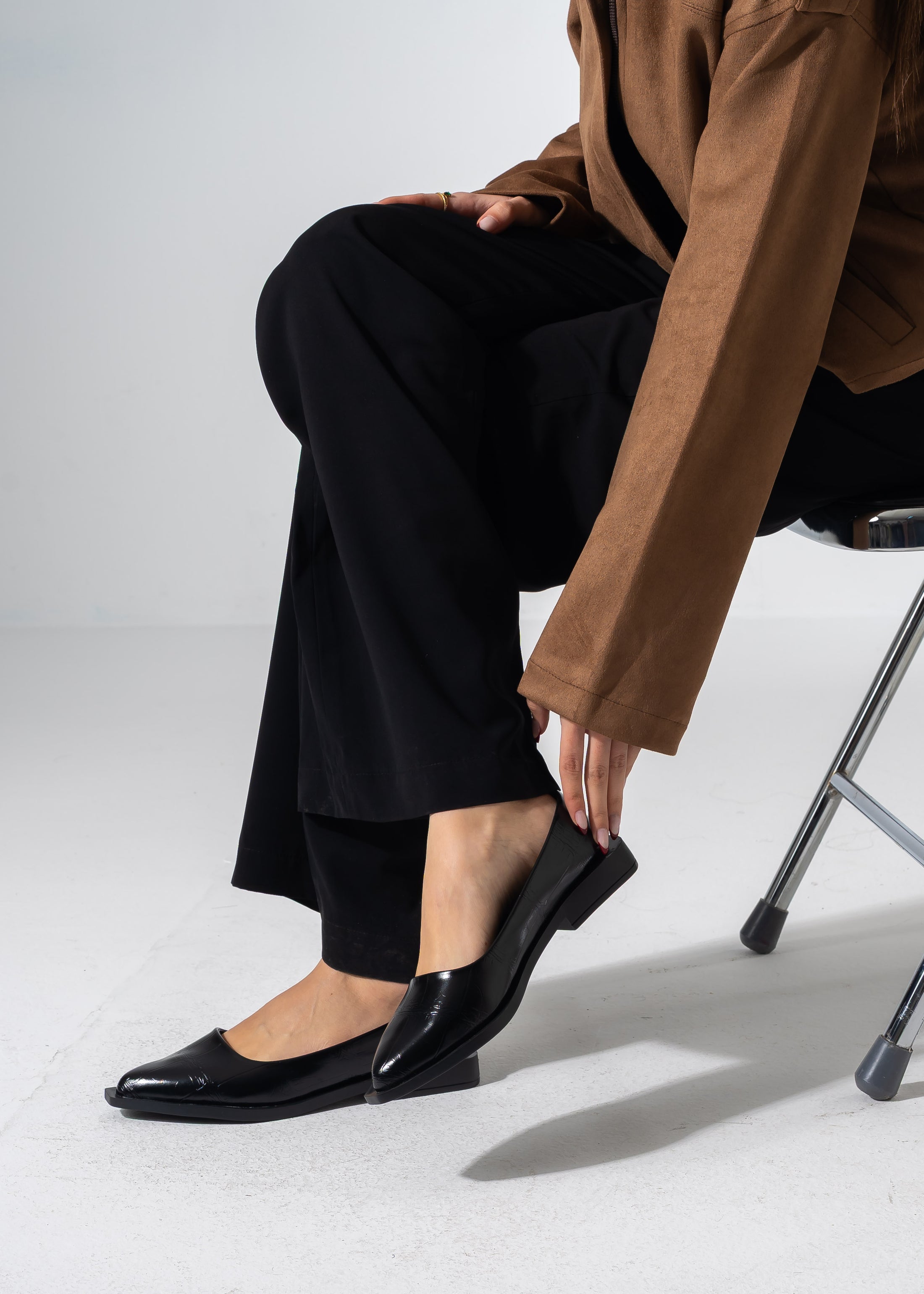 Sharp Silhouette Flats - BLACK