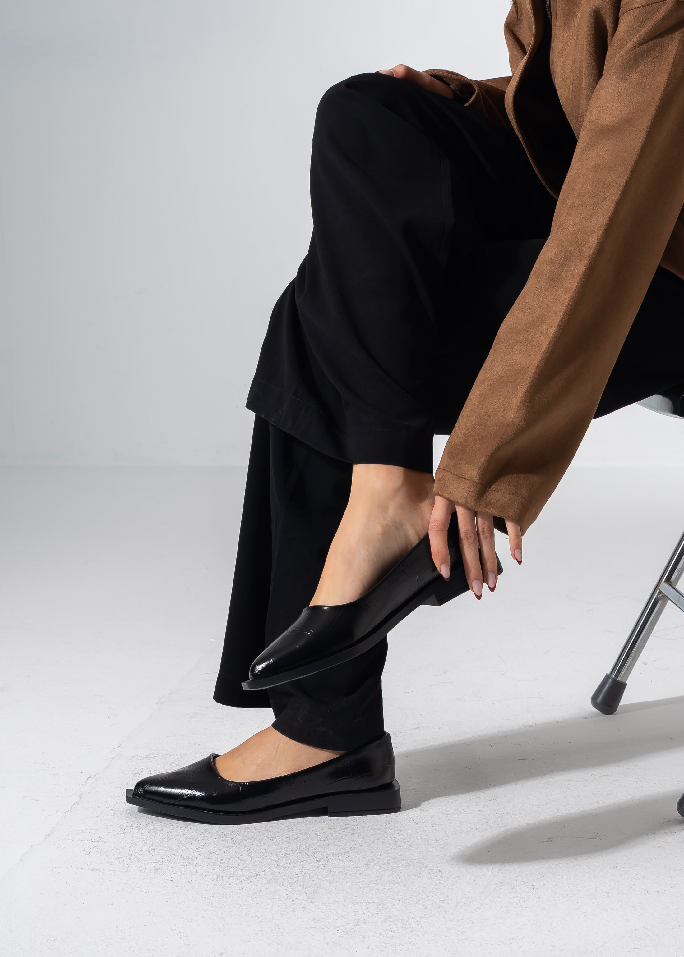 Sharp Silhouette Flats - BLACK