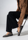 Load image into Gallery viewer, Pointed Straw Flats - BLACK
