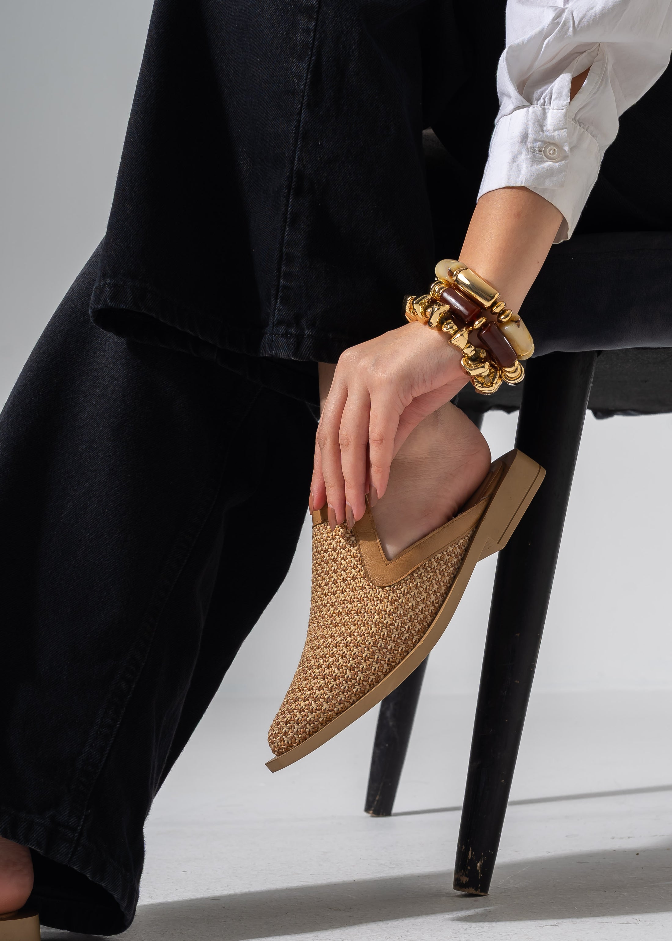 Artisanal Pointed Mules - CAFE