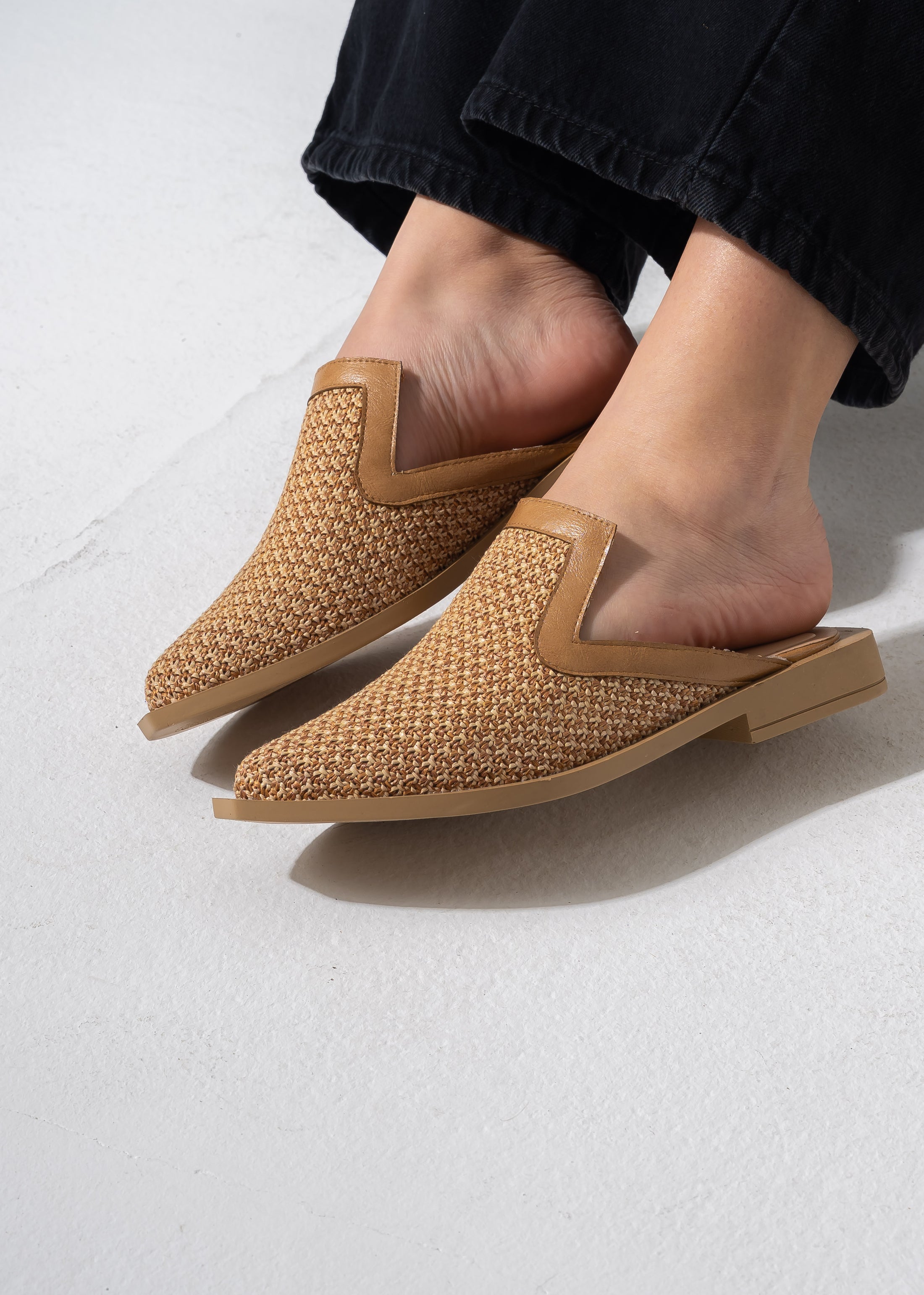 Artisanal Pointed Mules - CAFE