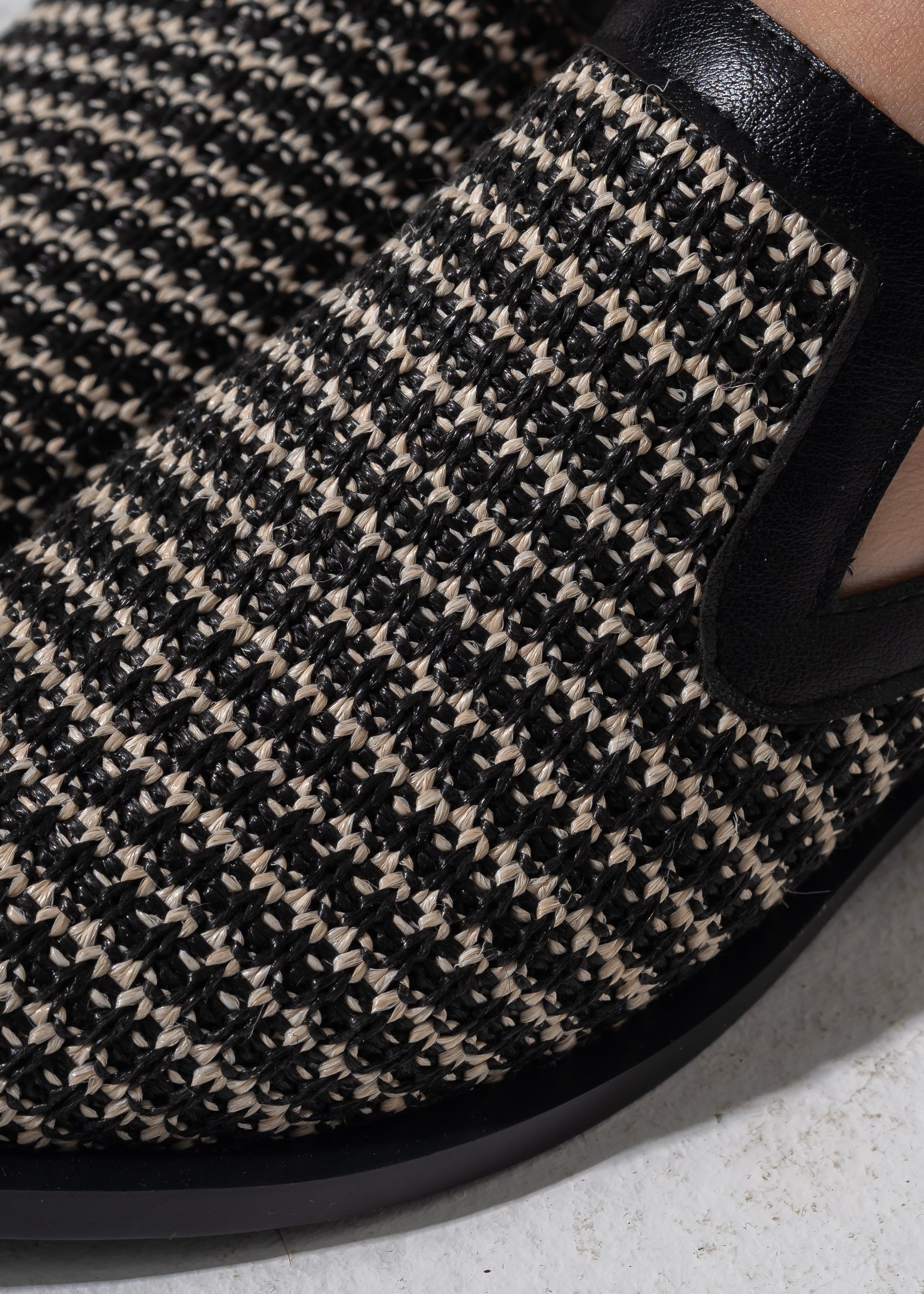 Artisanal Pointed Mules - BLACK