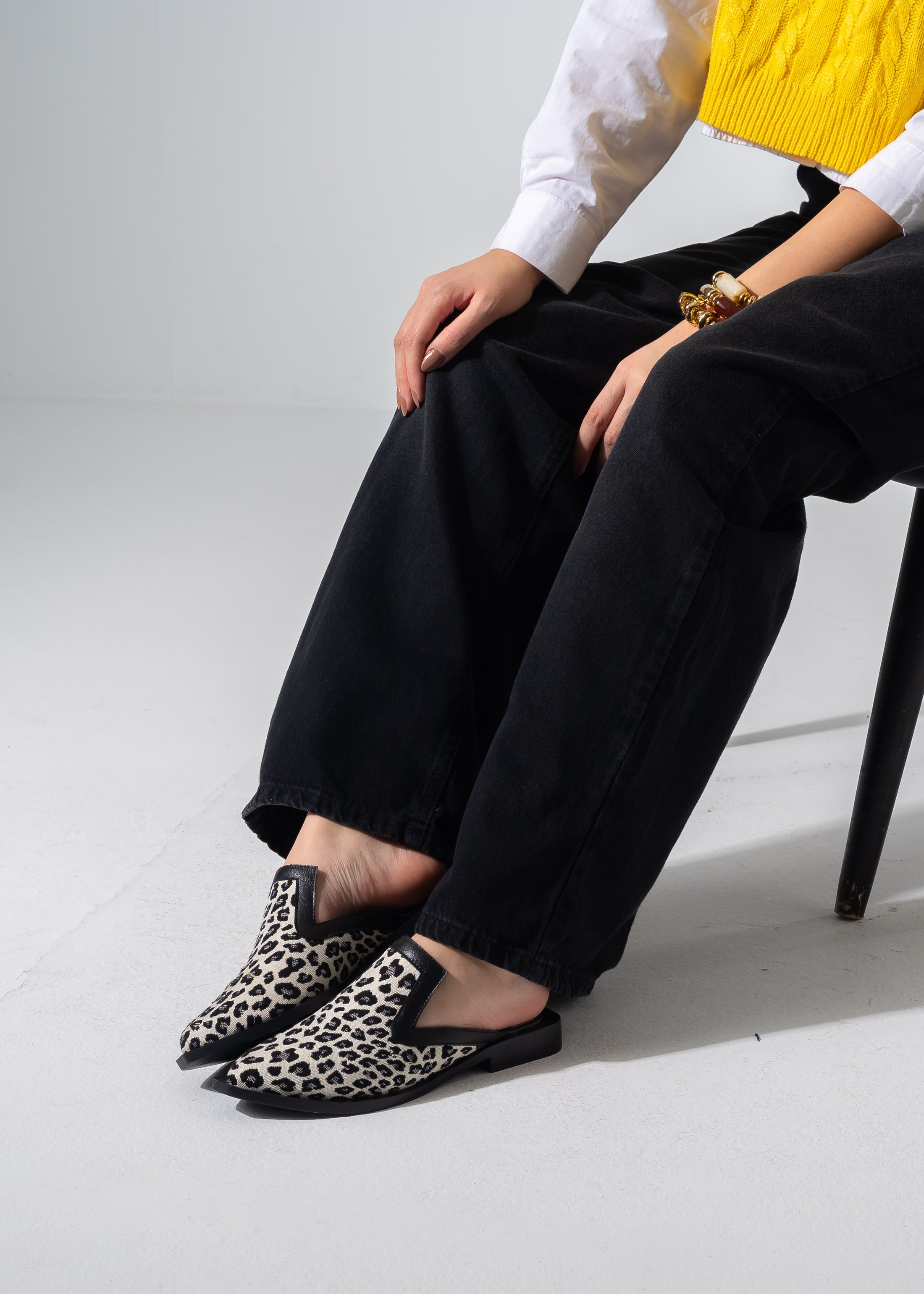 V-Cut Leopard Mules - BLACK