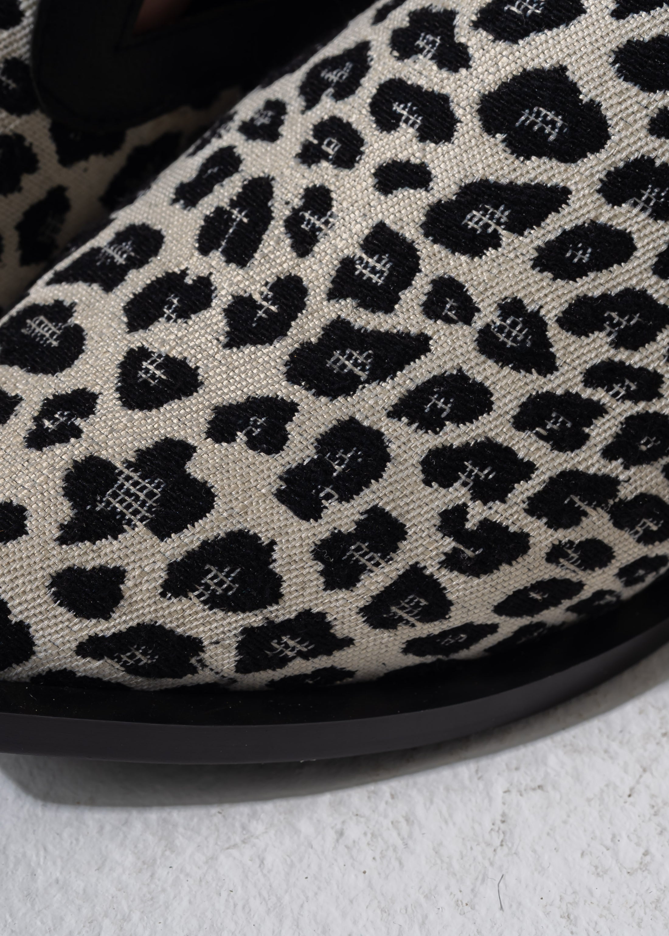 V-Cut Leopard Mules - BLACK