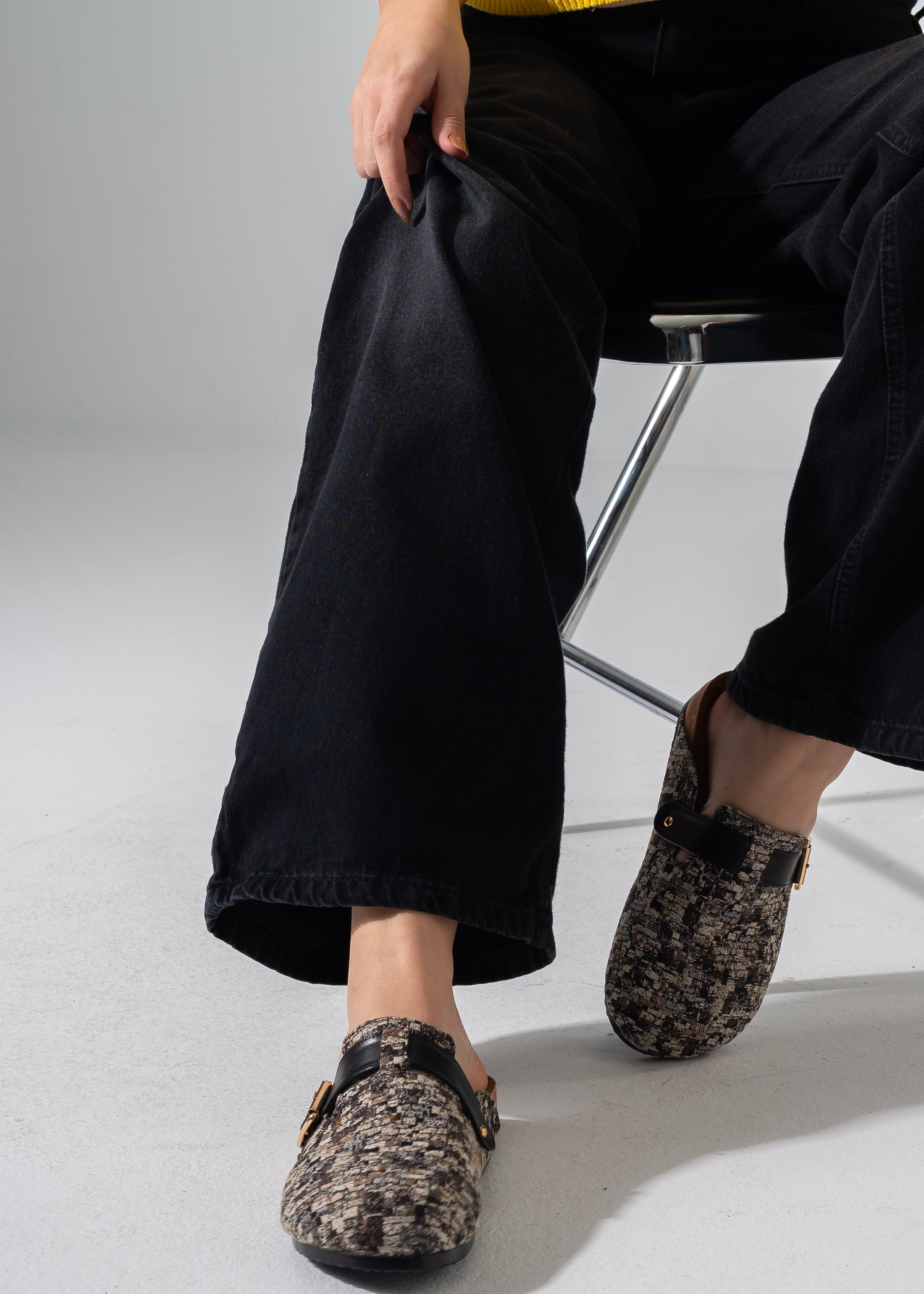 Textured Buckle Clogs - BLACK