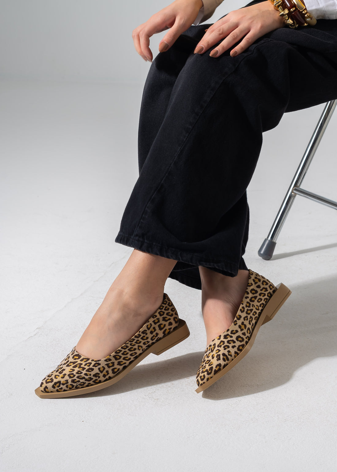 Pointed Knit Flats - BEIGE