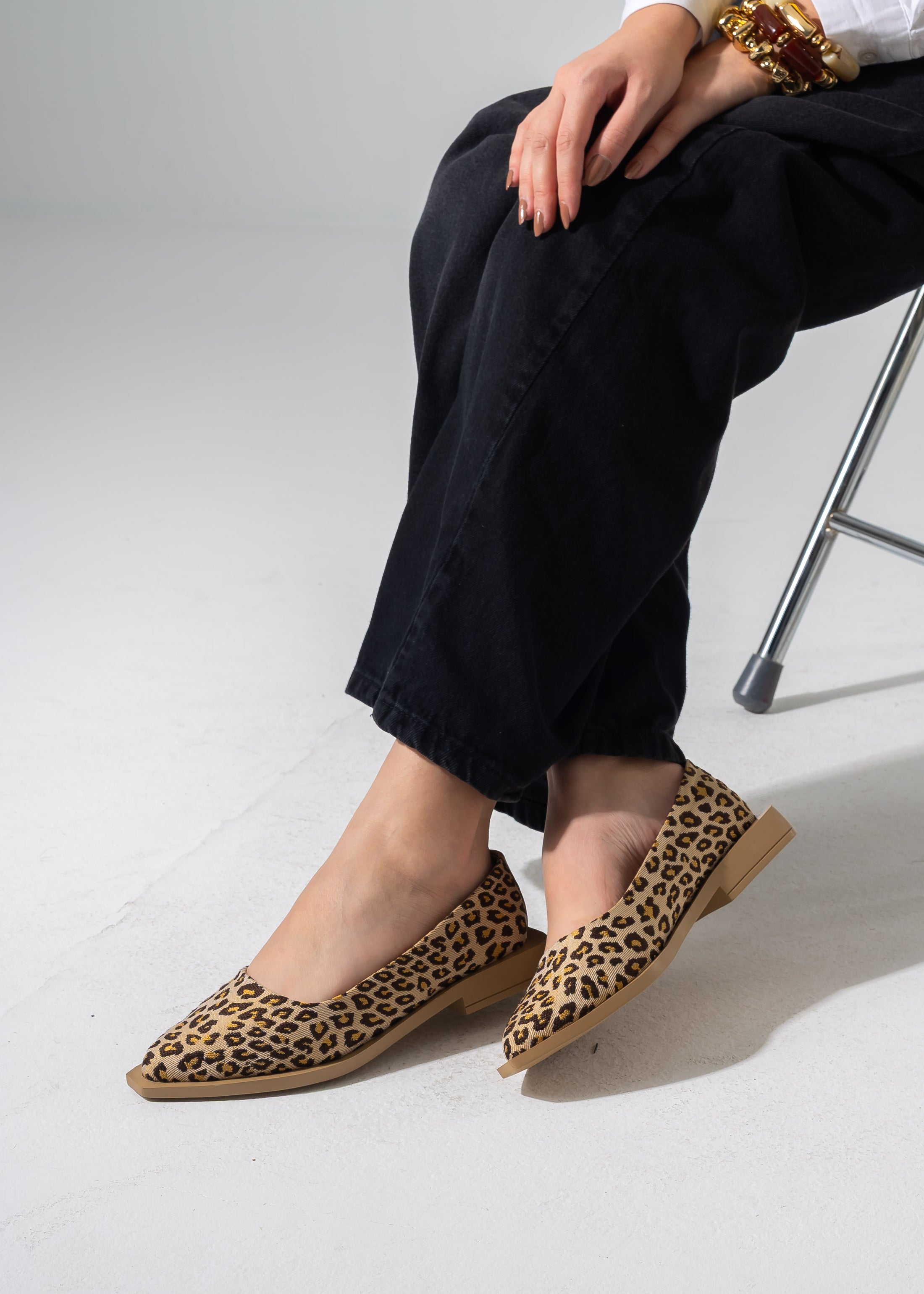Pointed Knit Flats - BEIGE