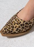 Load image into Gallery viewer, Pointed Knit Flats - BEIGE
