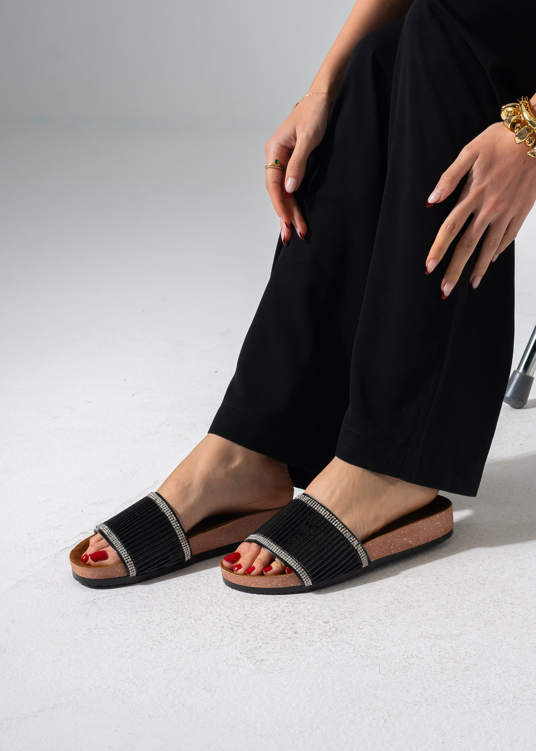 Glitzy Texture Slides - BLACK