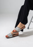 Load image into Gallery viewer, Tapestry Metallic Slides - SILVER
