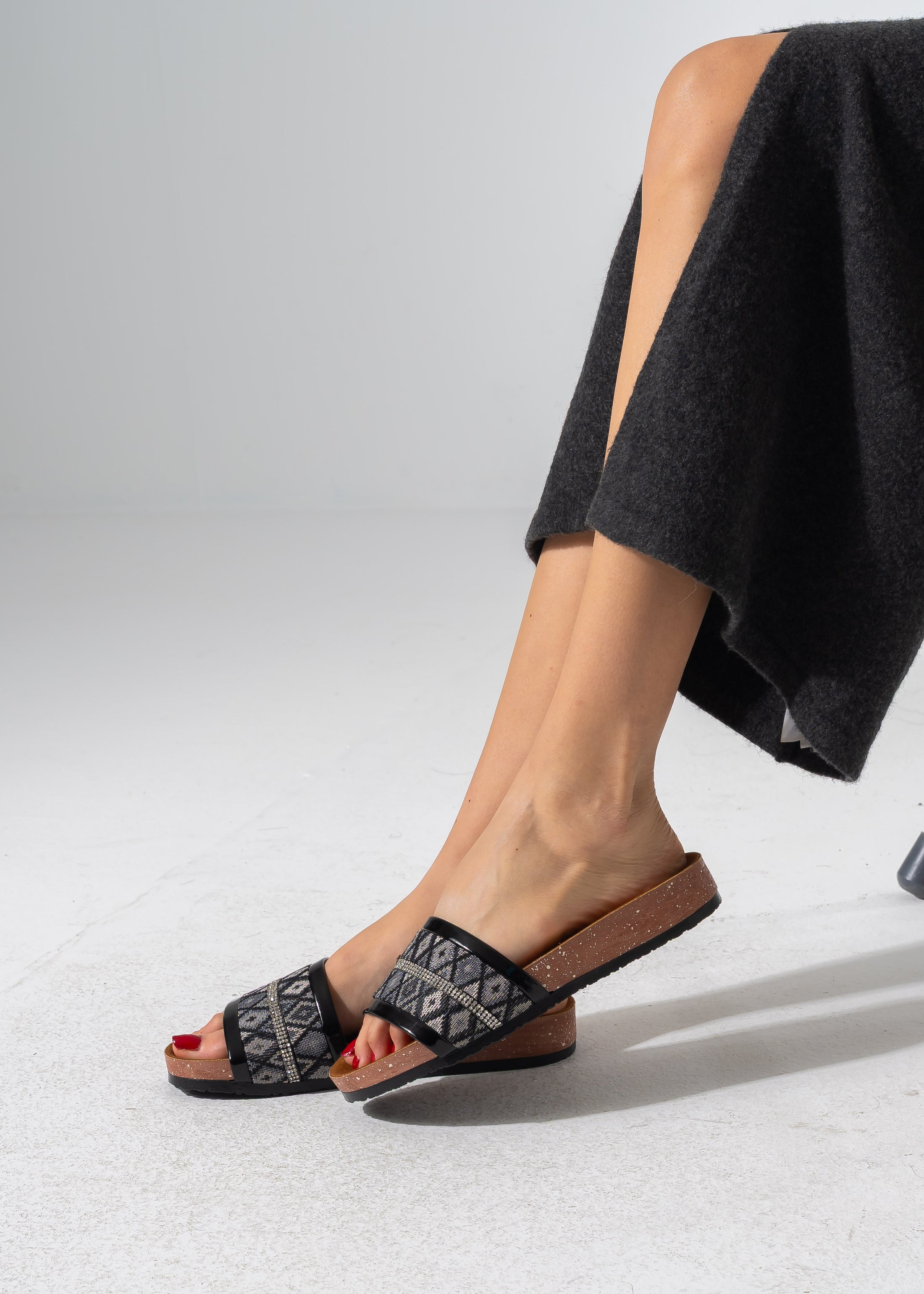 Ethnic Pattern Slipper - BLACK