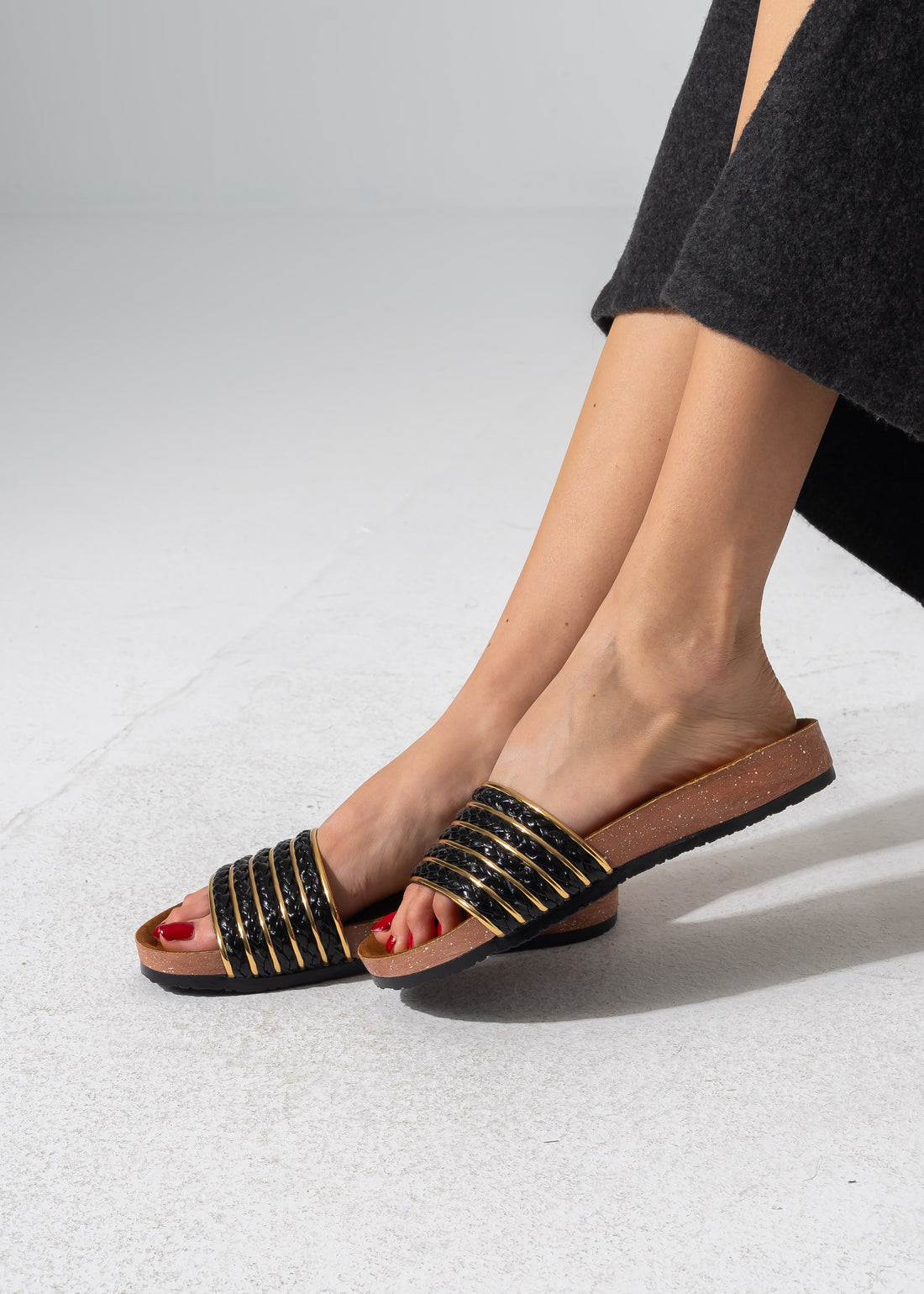 Golden Accent Sliders - BLACK