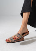 Load image into Gallery viewer, Ethnic Pattern Slipper - PINK
