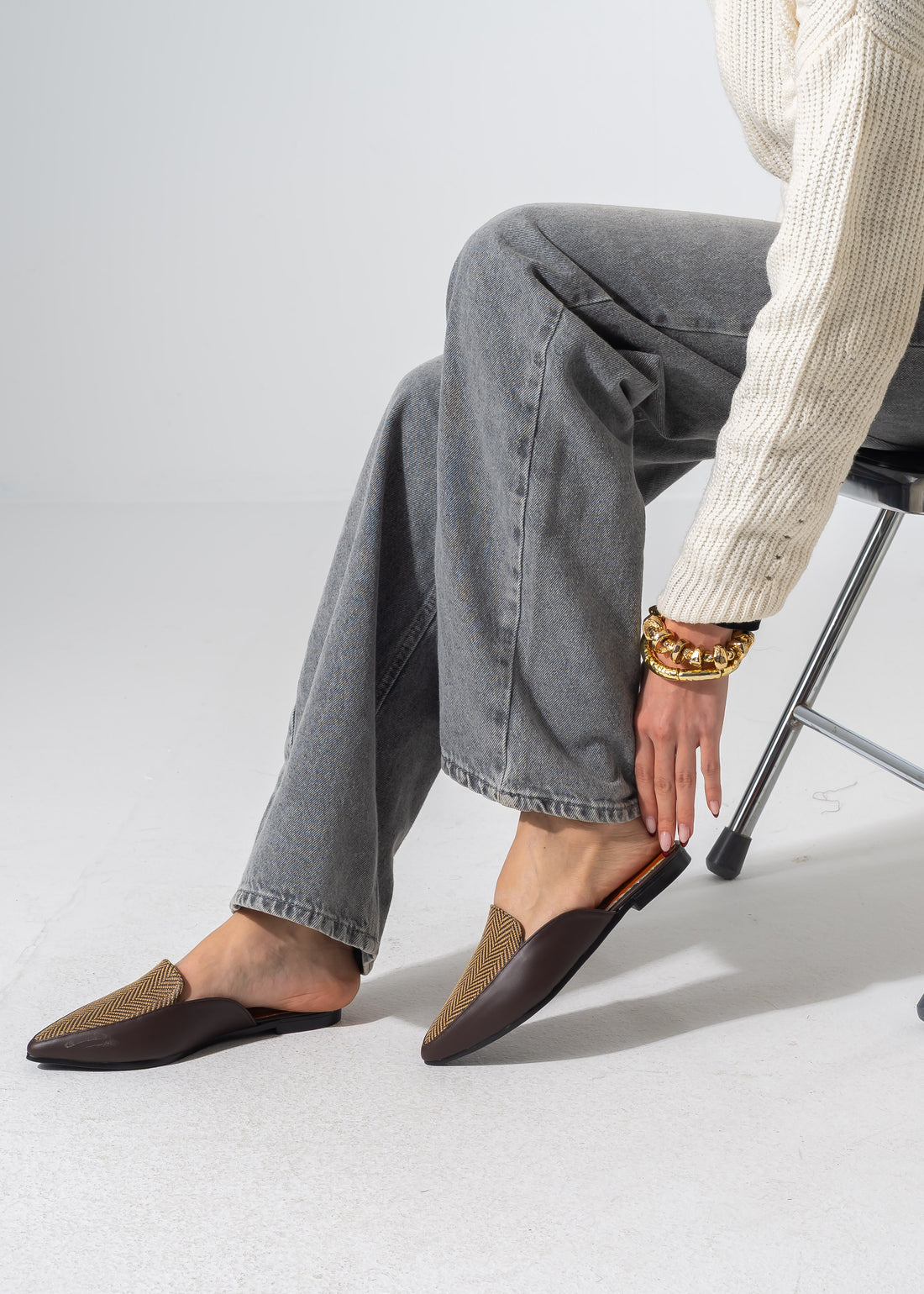 Pointed-Toe Herringbone Weave Mules - BROWN