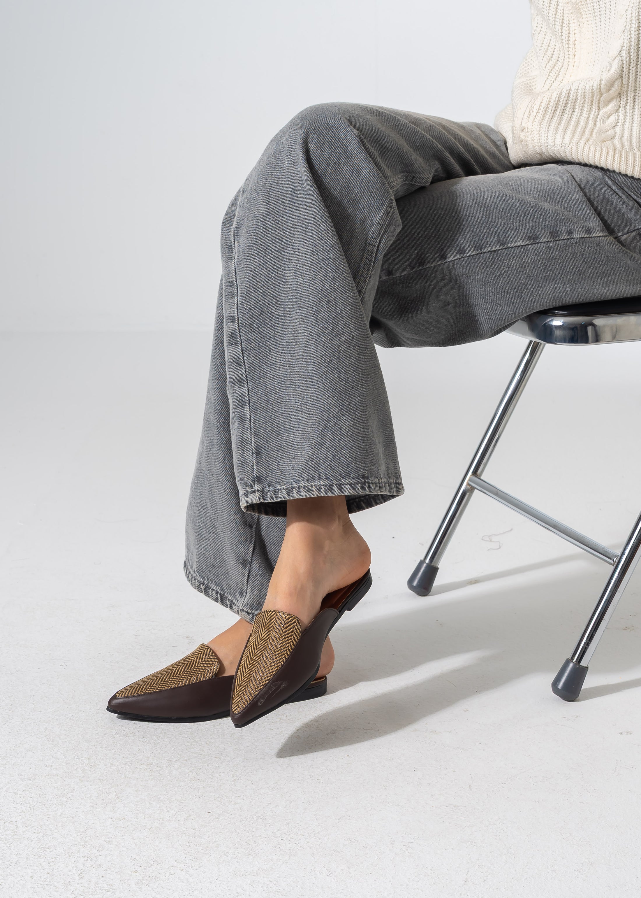 Pointed-Toe Herringbone Weave Mules - BROWN