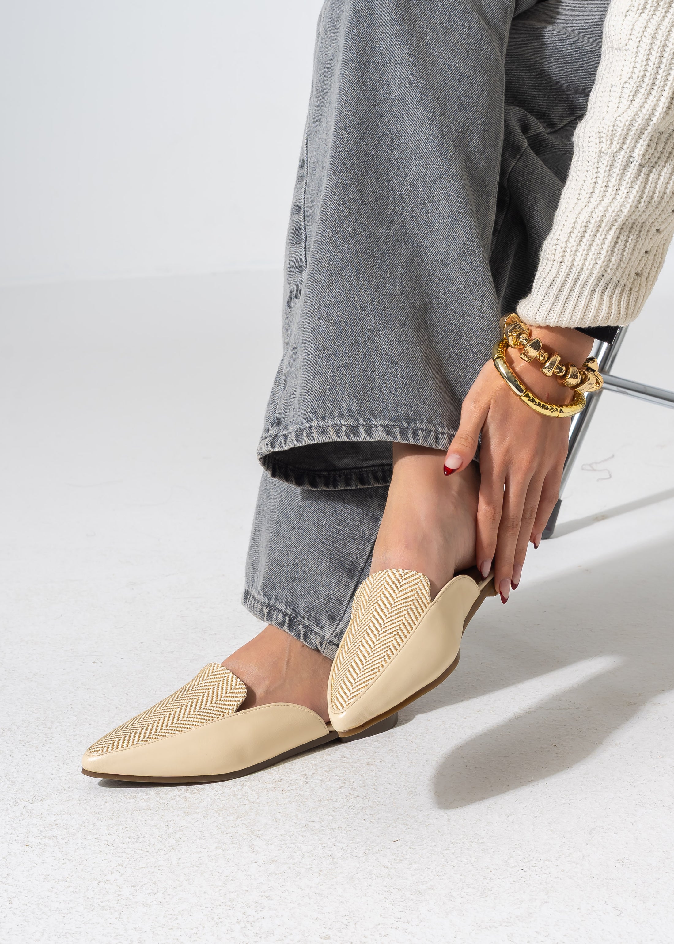Pointed-Toe Herringbone Weave Mules - BEIGE