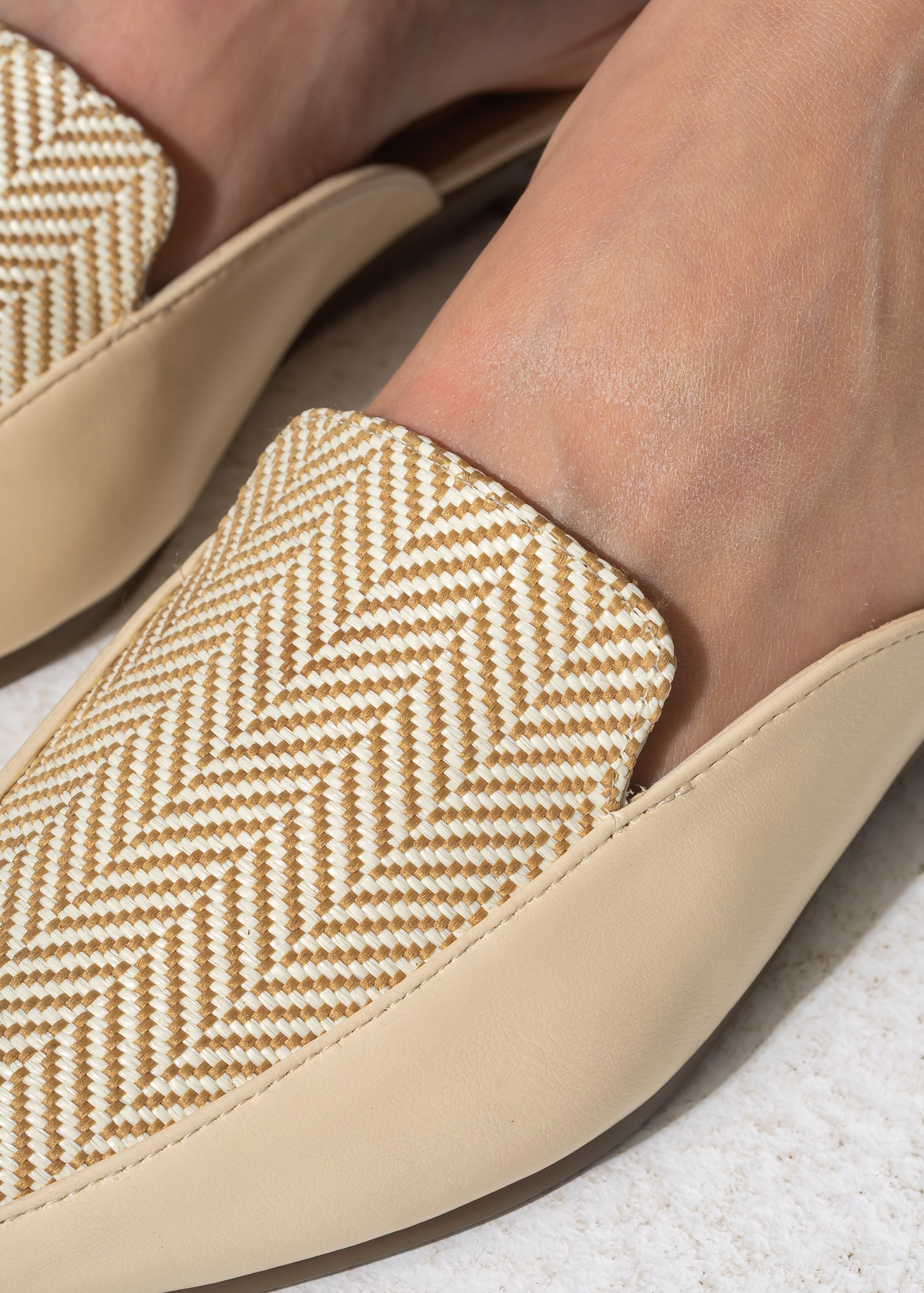 Pointed-Toe Herringbone Weave Mules - BEIGE