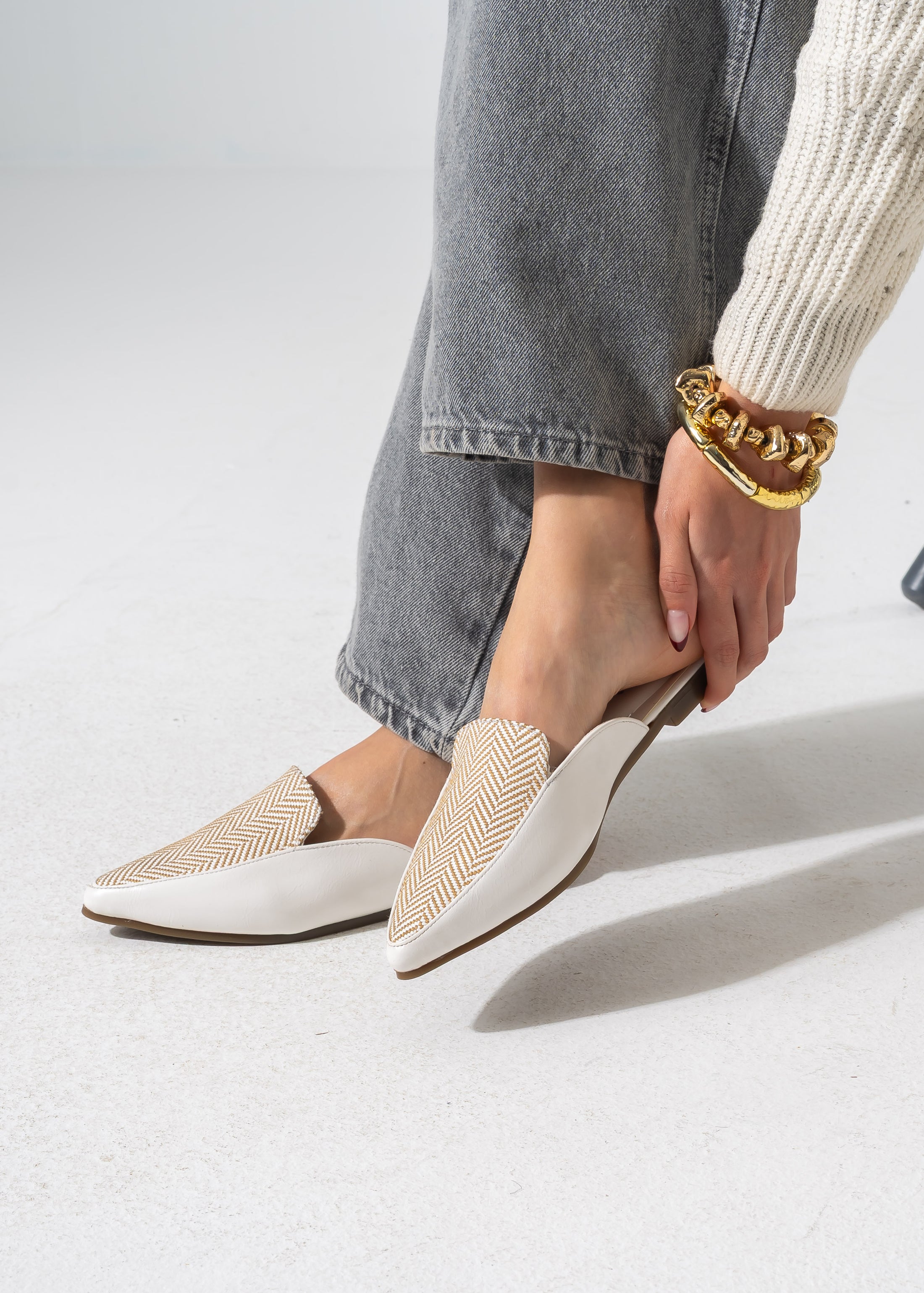 Pointed-Toe Herringbone Weave Mules - WHITE