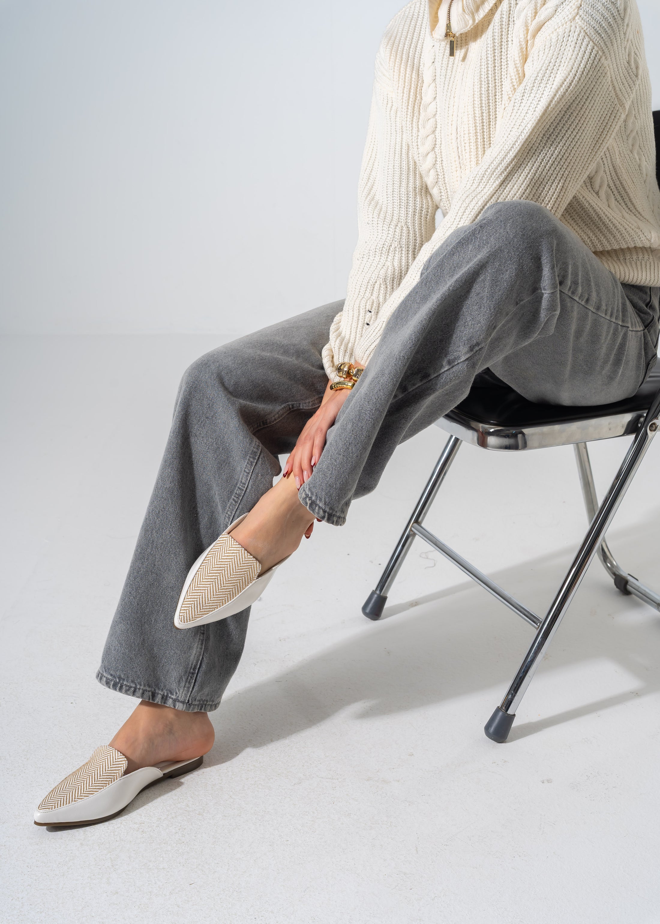 Pointed-Toe Herringbone Weave Mules - WHITE