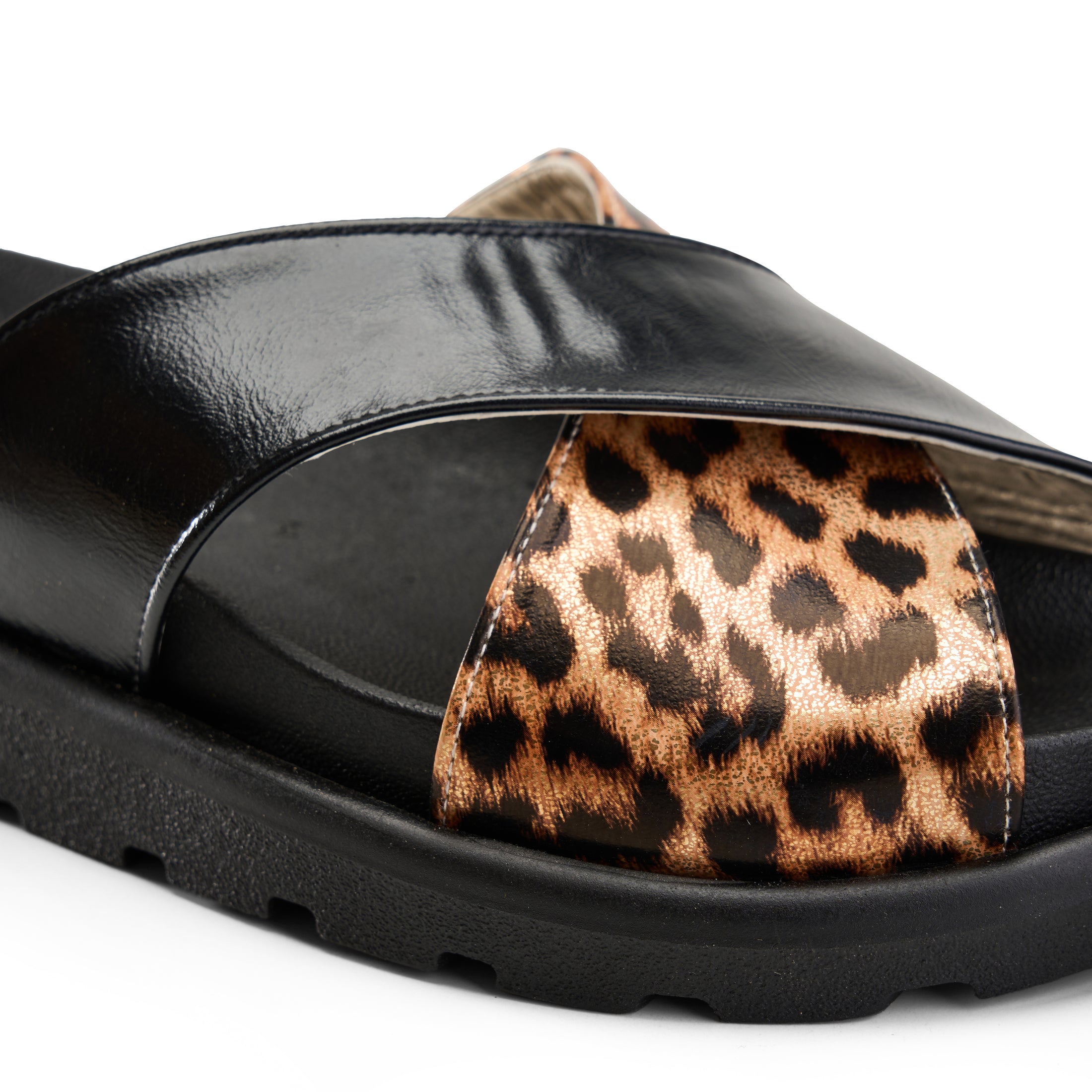 Crisscross Slide Slipper -black tiger