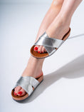 Load image into Gallery viewer, textured Multi-Strap Comfort - SILVER
