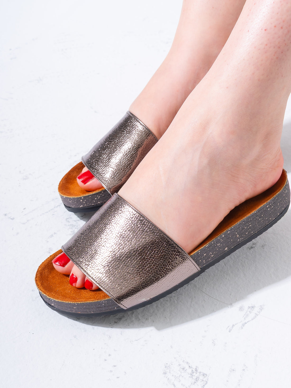 Snake-Textured Wide Strap Slides - OXIDI
