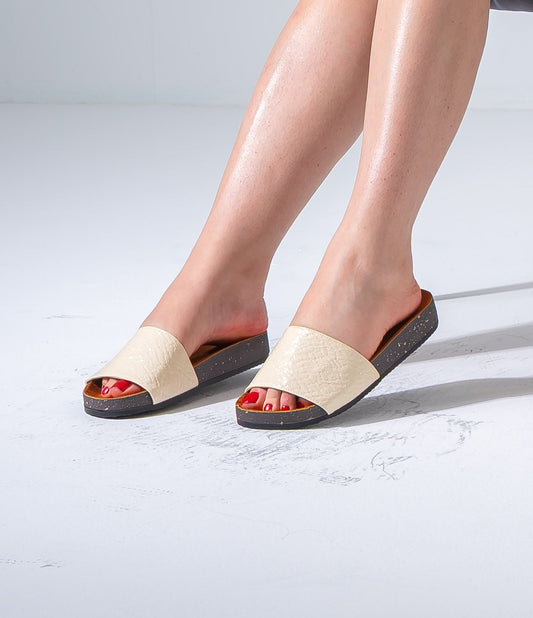 Glossy Reptile-Pattern Slipper - BEIGE