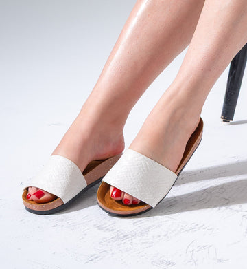 Glossy Reptile-Pattern Slipper - WHITE